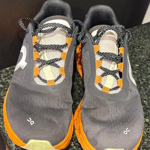 On Running Cloudmaster size 9.5 men’s DISCONTINUED - Picture 8 of 9